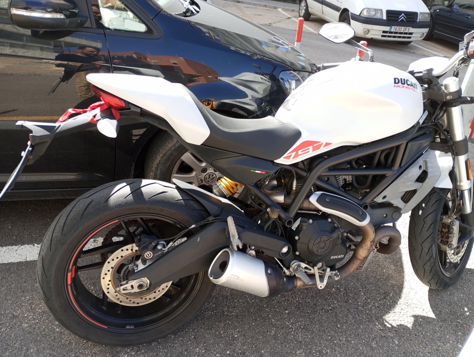 Foto de Ducati Monster 797 White Plus 