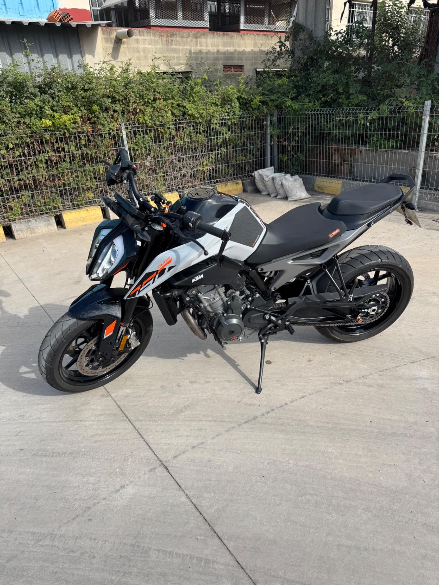 Foto 3 de Ktm duke 790L-impoluta