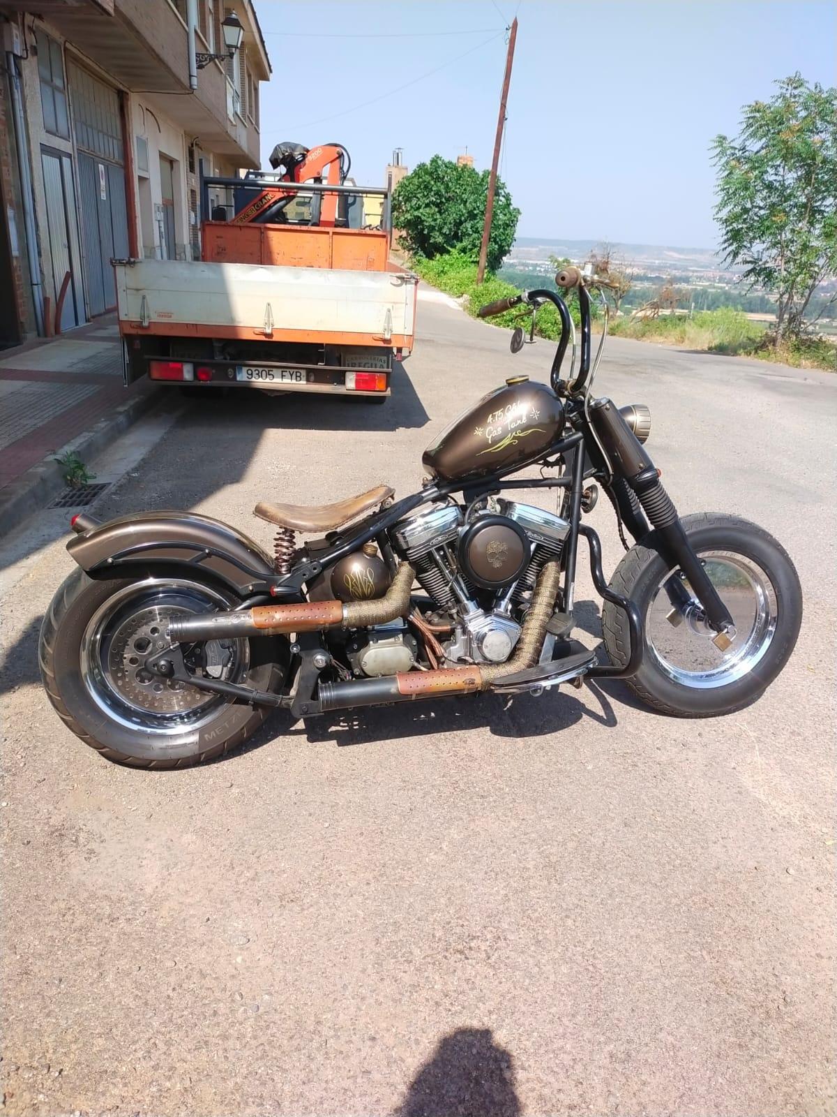 Foto 2 de Vendo/cambio Harley Davidson modelo fat boy por algo que me interese debido a una enfermedad.
