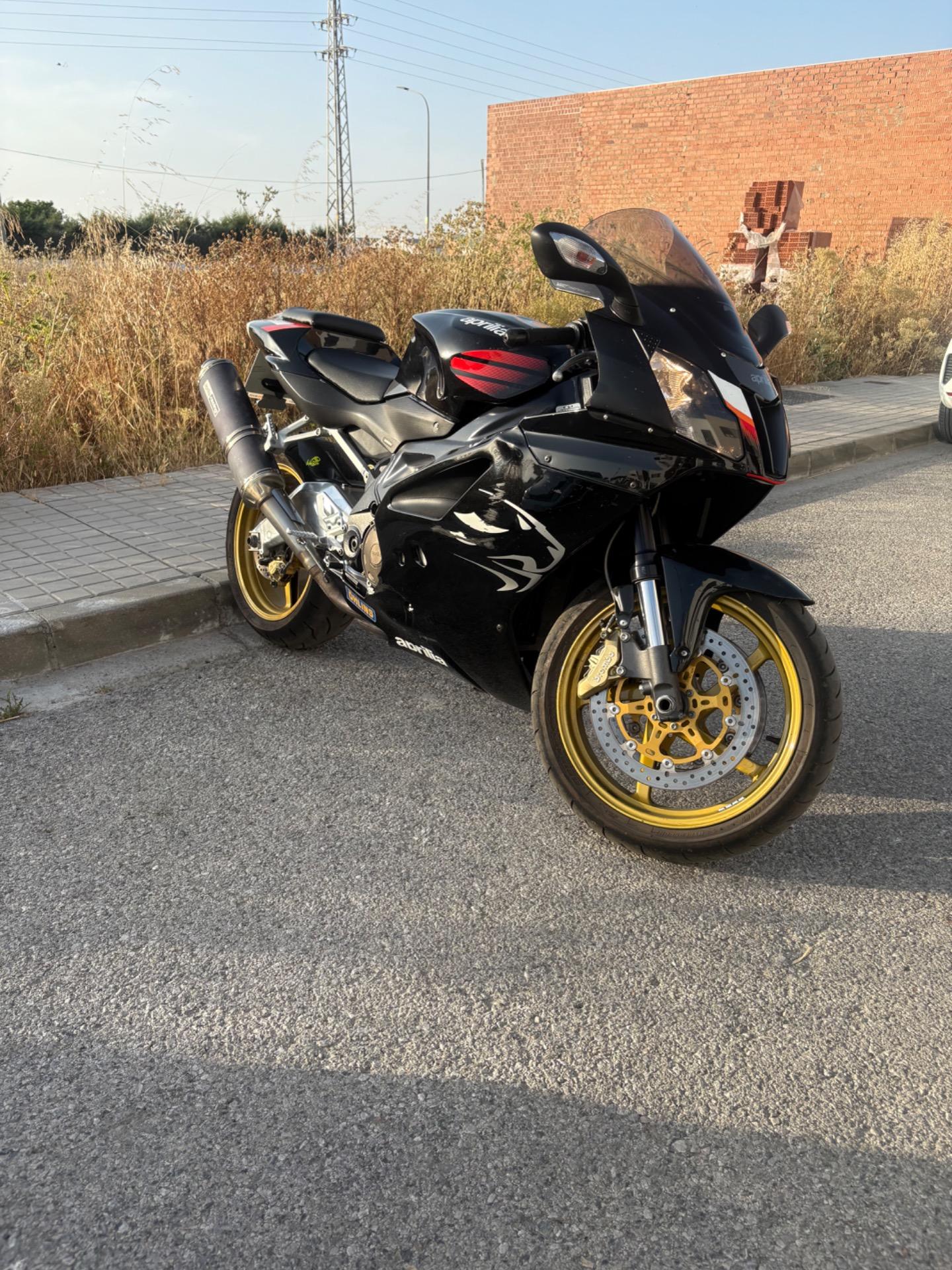 Foto 3 de Moto aprilia rsv1000 rr factory