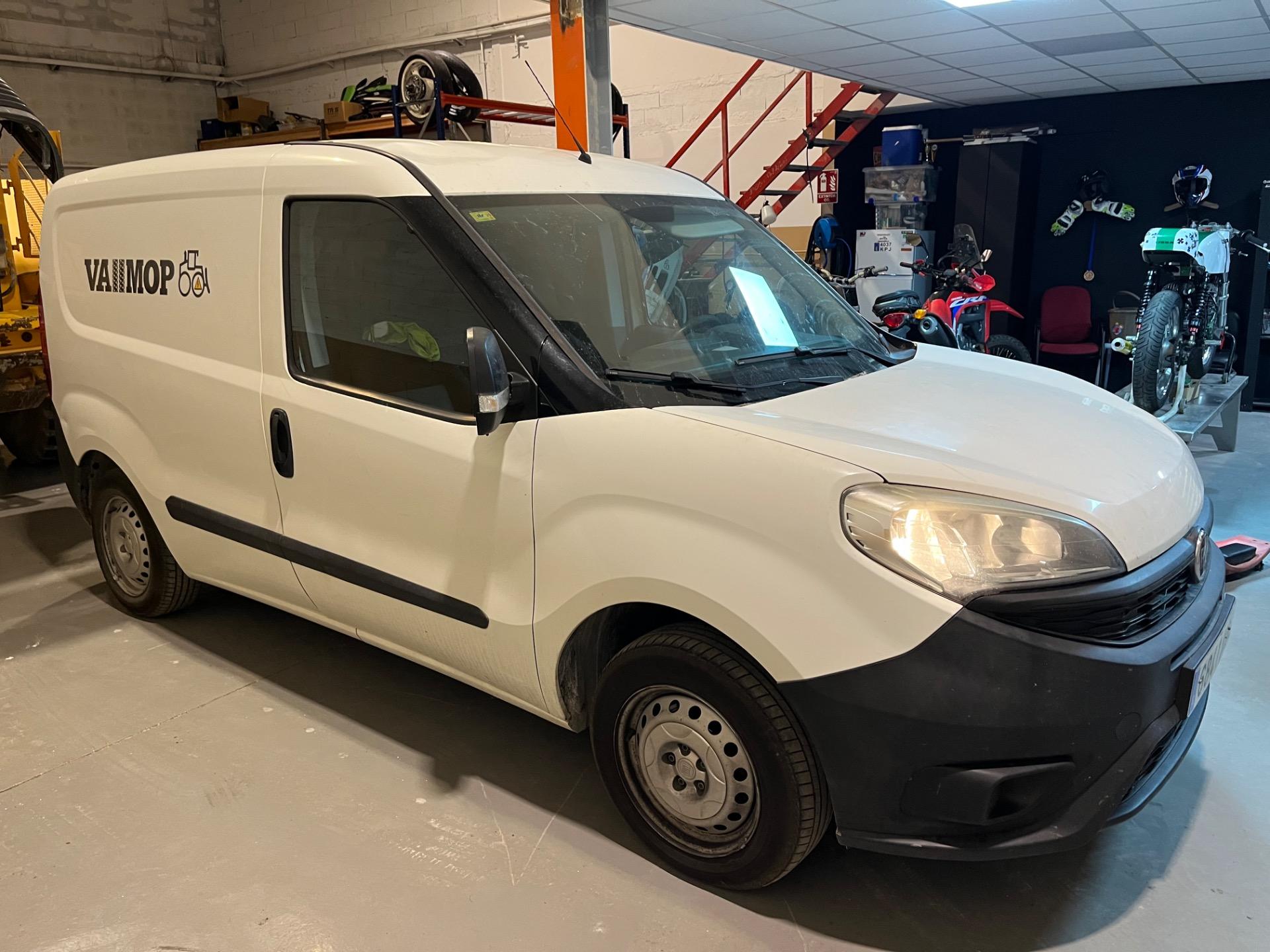 Foto 3 de Furgoneta Fiat doblo