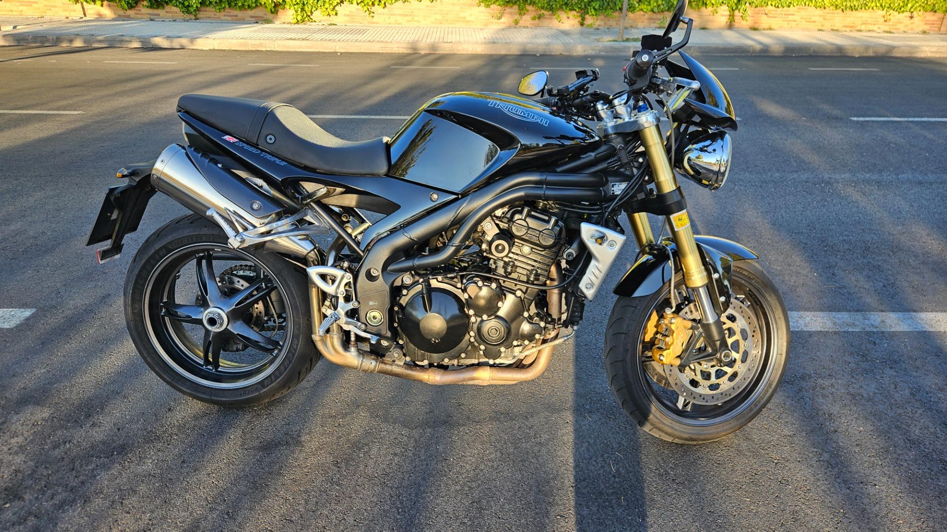 Foto 6 de Moto Triumph Speed por Honda VFR