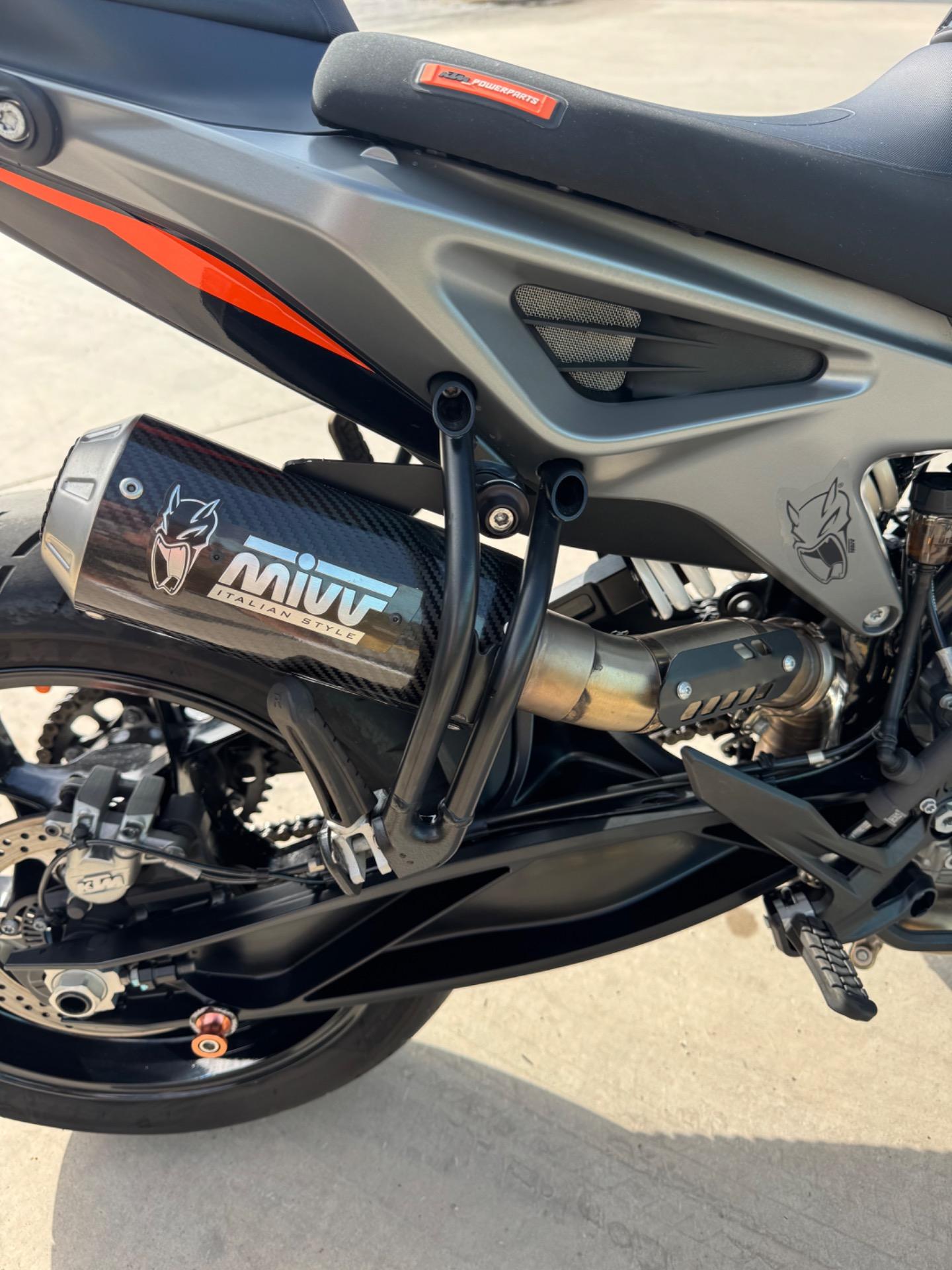 Foto 4 de Ktm duke 790L-impoluta
