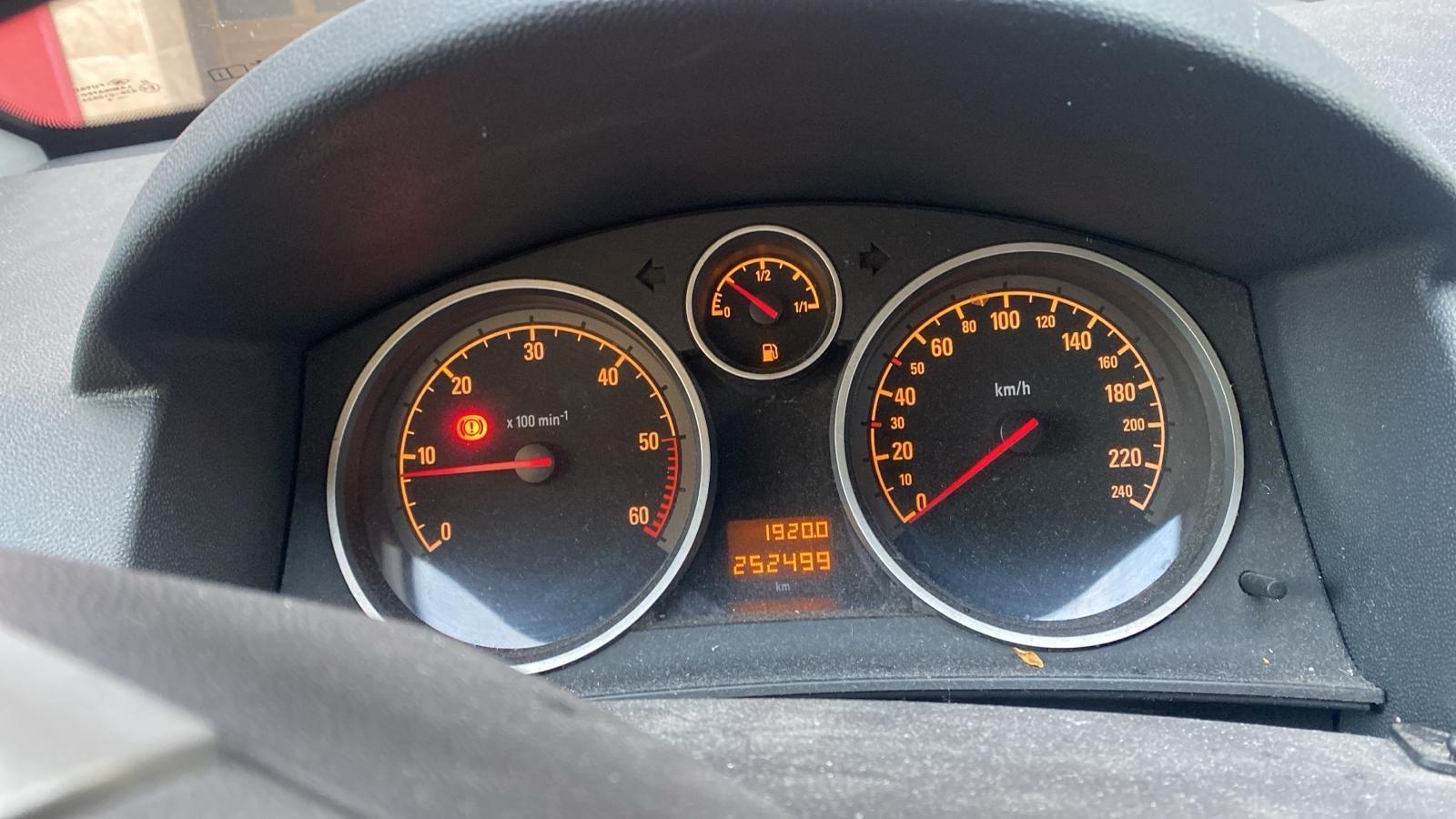 Foto 3 de Opel astra se cambia por todoterreno