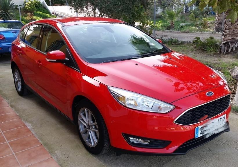 Foto de Ford Focus por caravana 