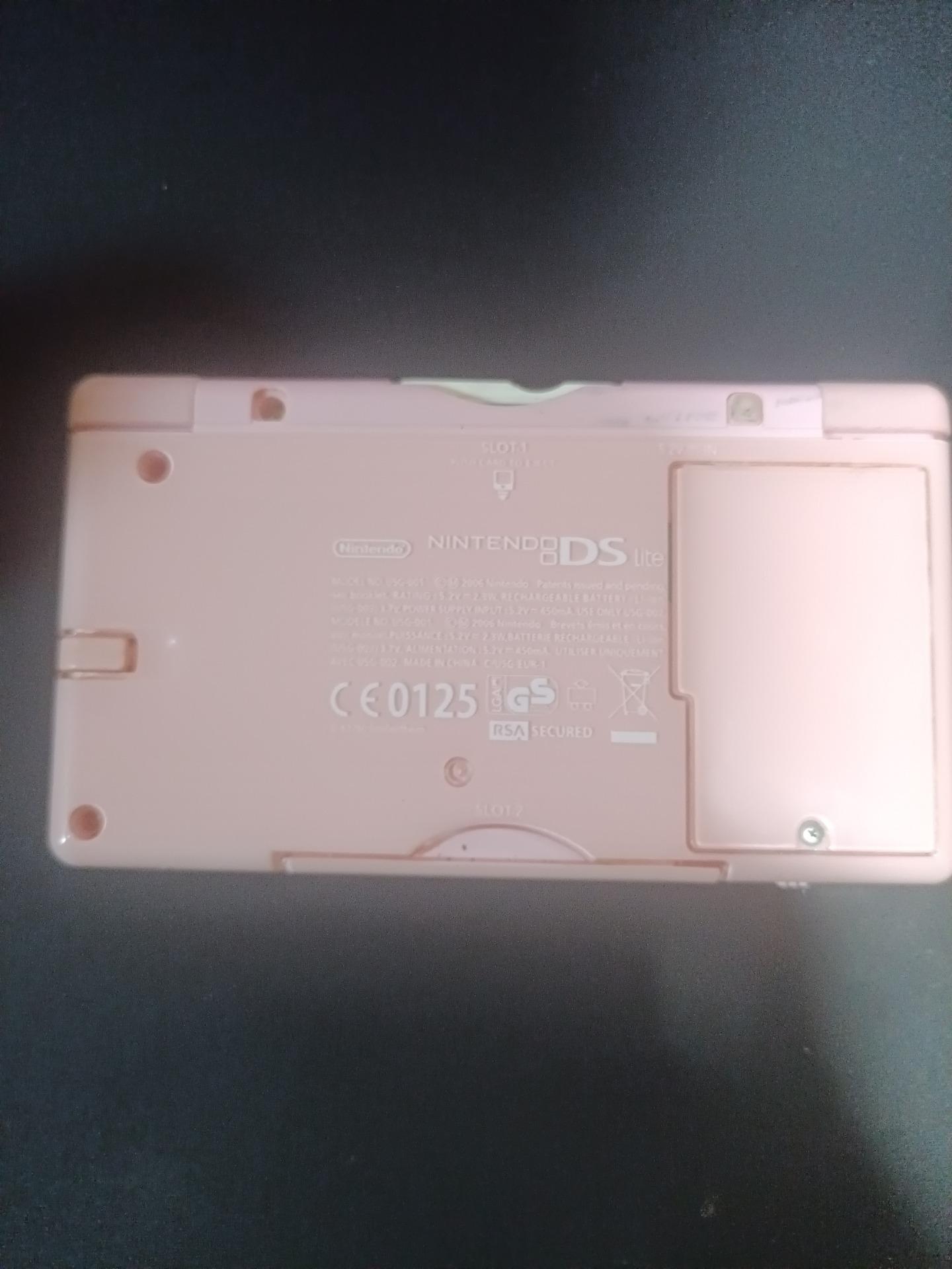 Foto 3 de Nintendo DS lite rosa + cargador y cartucho TTDS