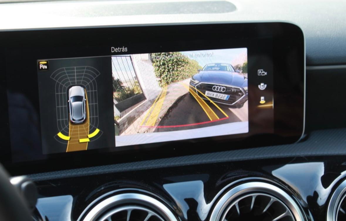 Foto 2 de Mercedes A200 line AMG (automático,techo solar)