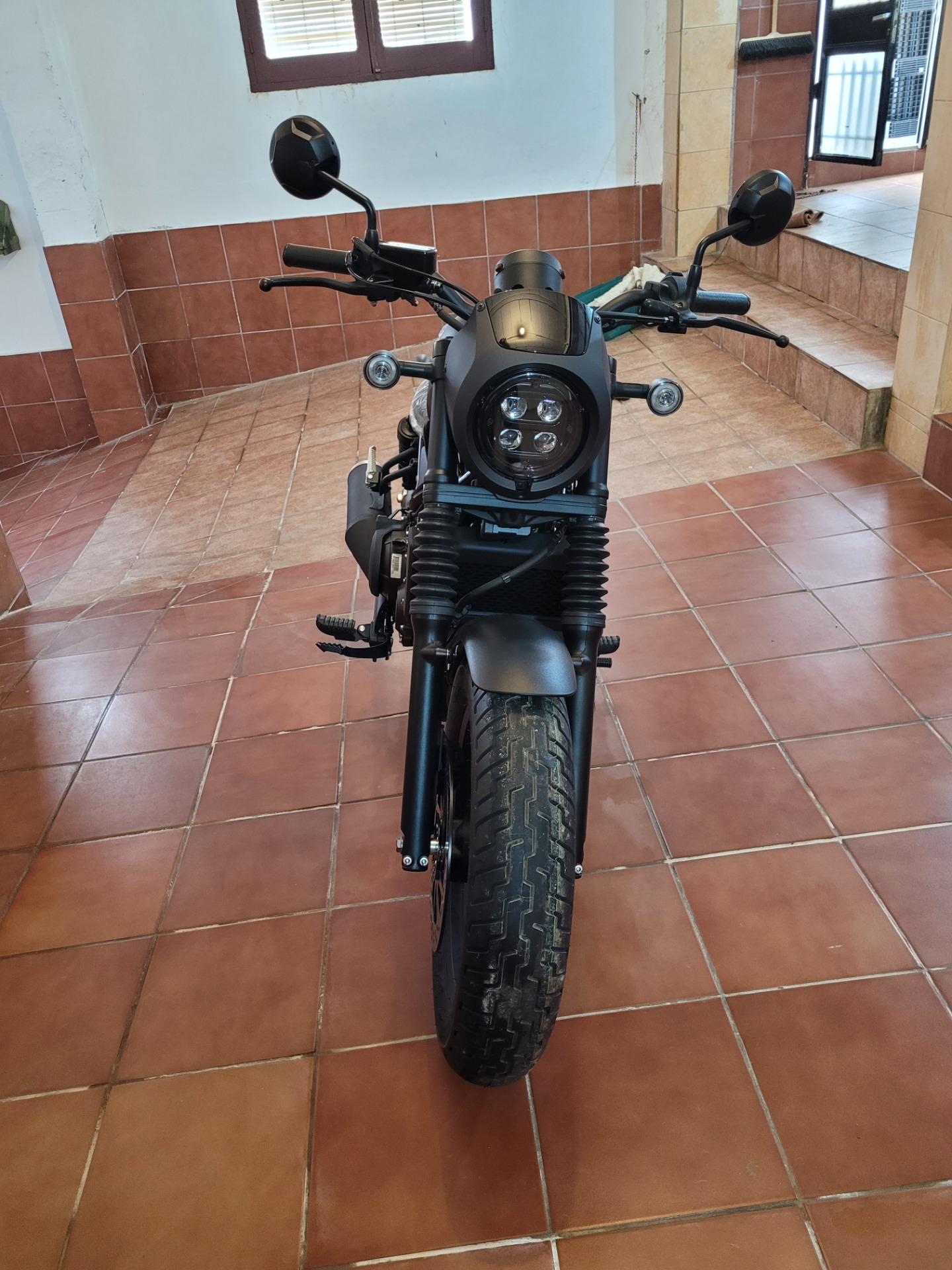 Foto 3 de HONDA CMX500 REBEL DEL 2022 CON 288KM