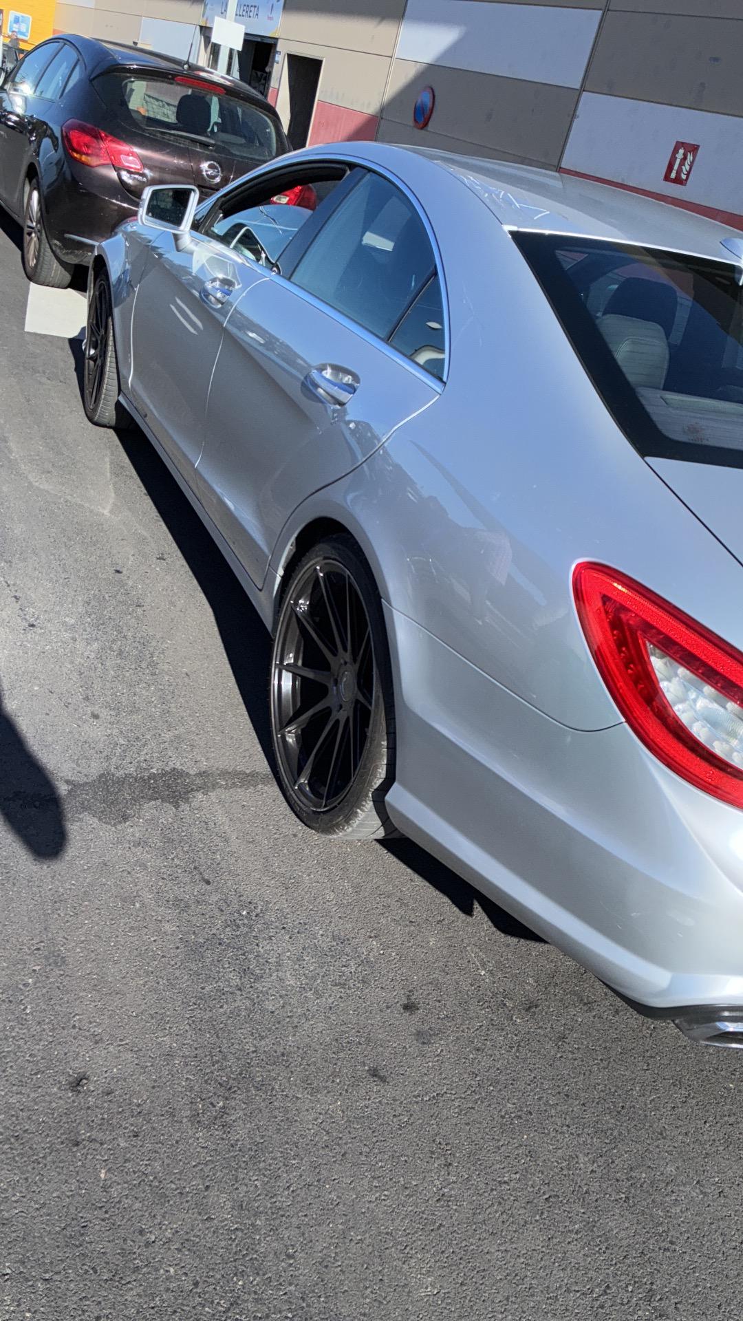 Foto 2 de Mercedes cls 63 amg 