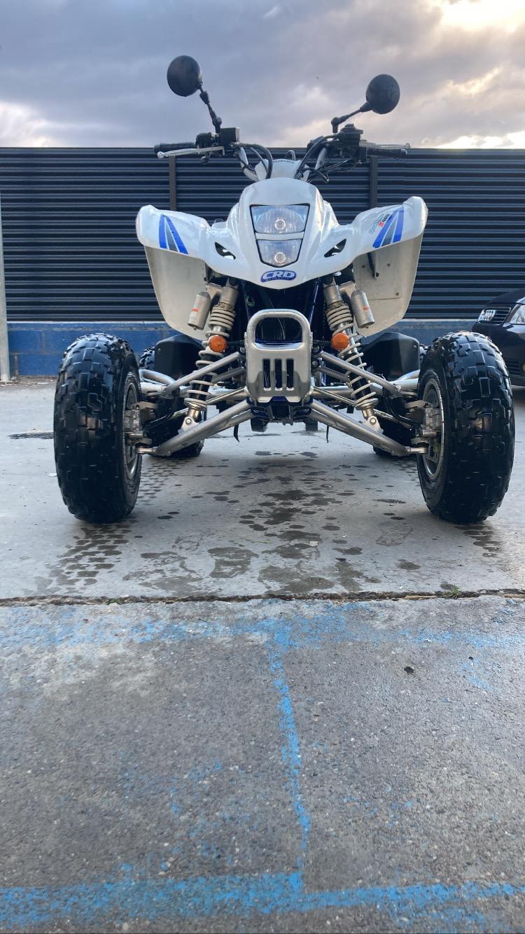 Foto 2 de Suzuki ltz 400