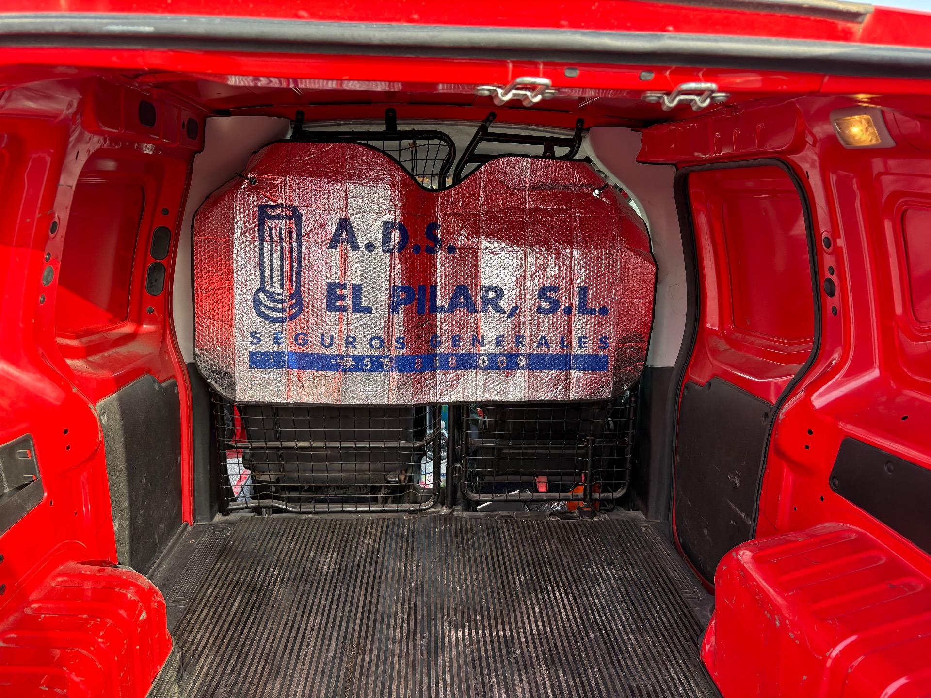 Foto 3 de Cambio furgoneta paquetera por coche 