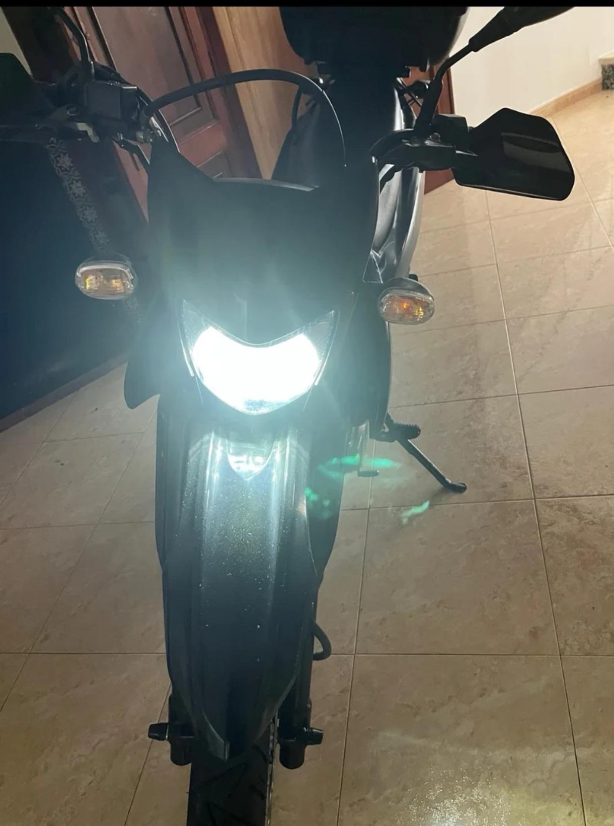 Foto 3 de Moto Suzuki DR 125 SM