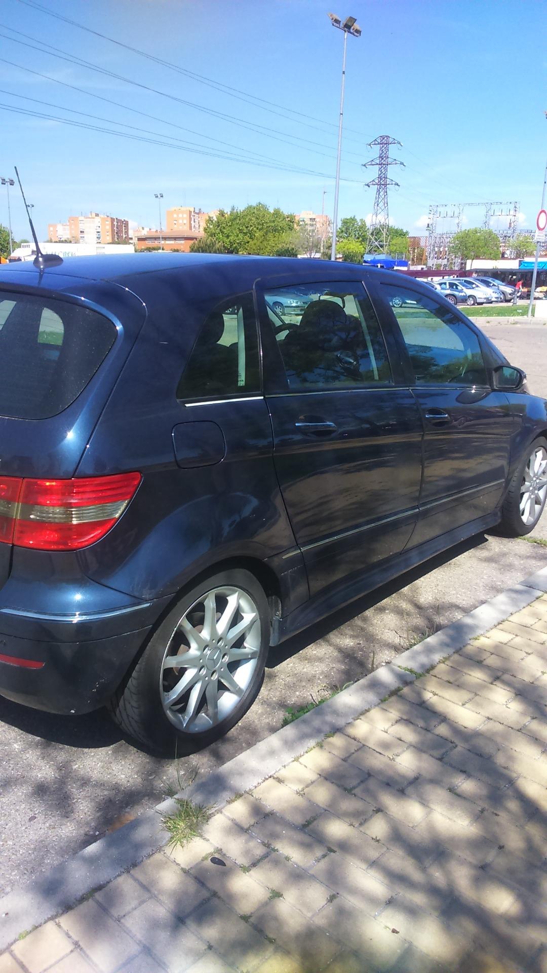 Foto 8 de mercedes B 5p automtico etiquta B amalla cdi 140cv