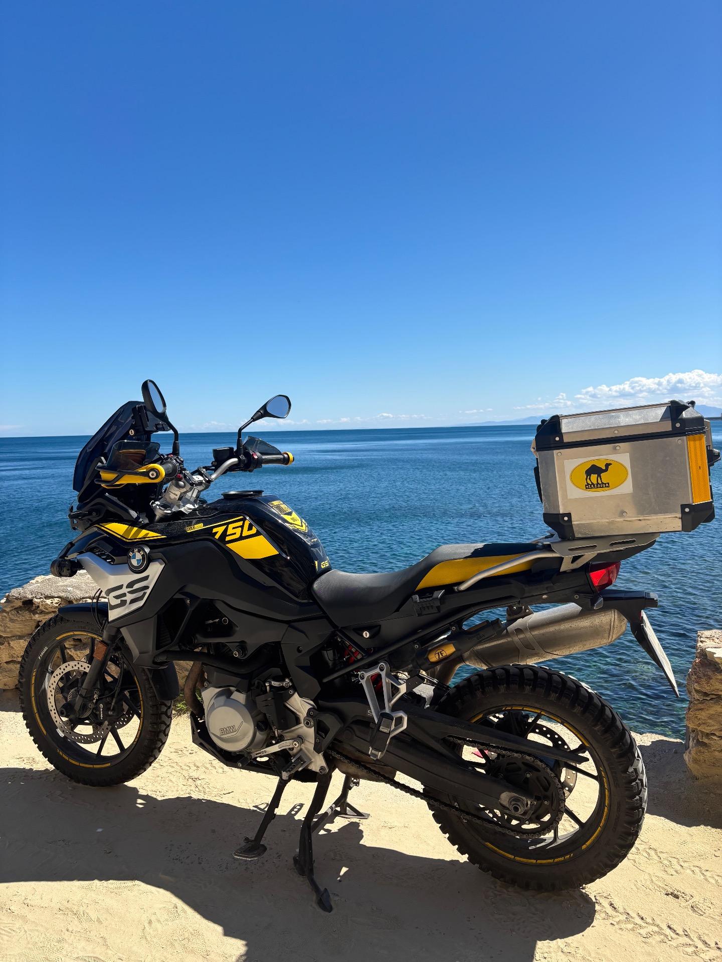 Foto 2 de BMW F750GS 2021 40 Aniversario