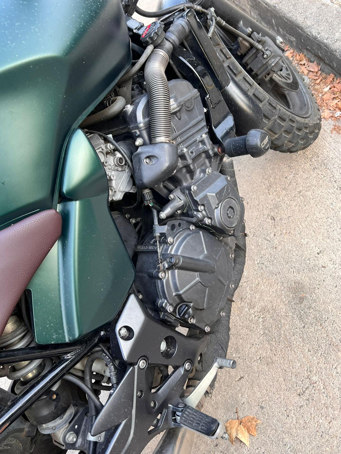 Foto 6 de Moto honda 600cbf n