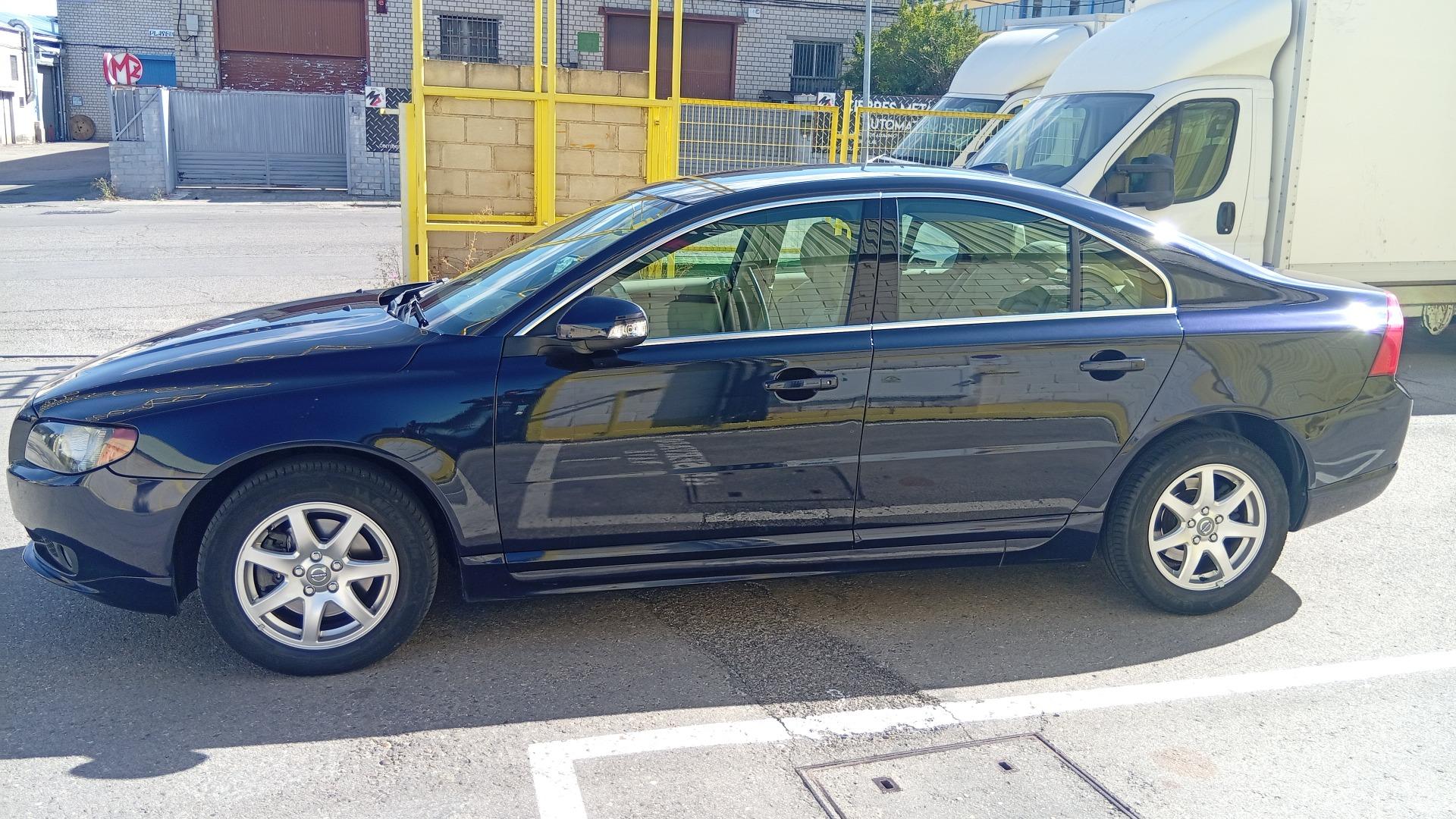 Foto 2 de Volvo S80 D5 (diésel) 185cv, año 2007 (etiqueta B), 215.000km, revisiones en Volvo, ITV Julio 2026