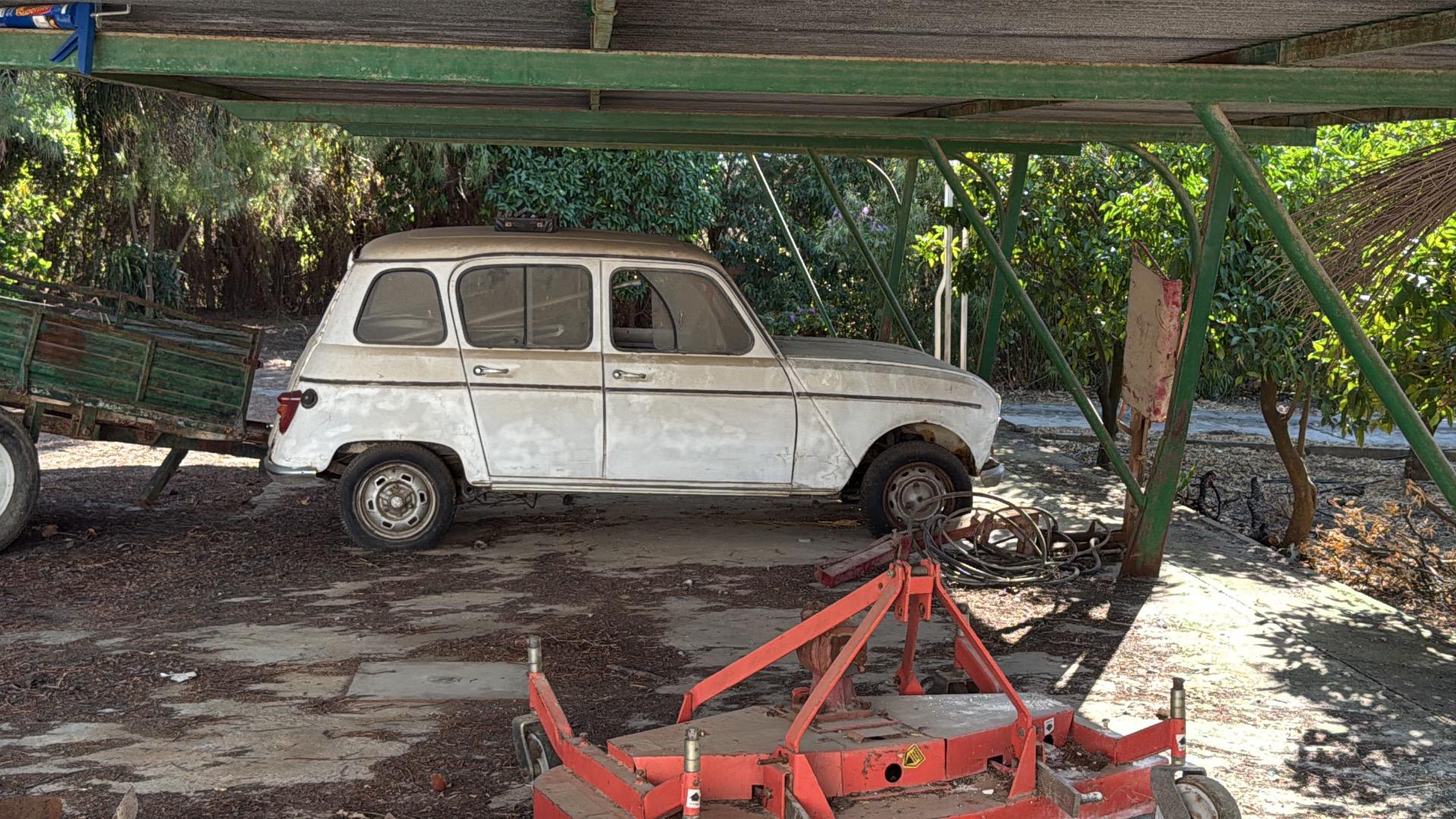 Foto 1 de Renault 4L, se dejó funcionando 