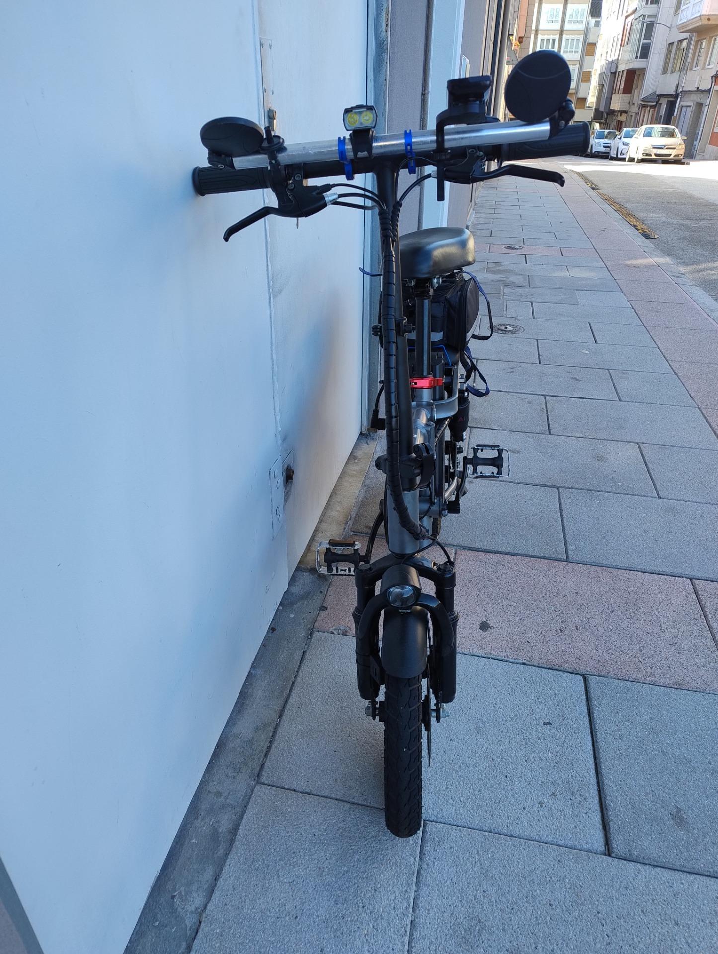 Foto 1 de Cambio bicicleta eléctrica por triciclo eléctrico poniendo diferencia si procede.o 