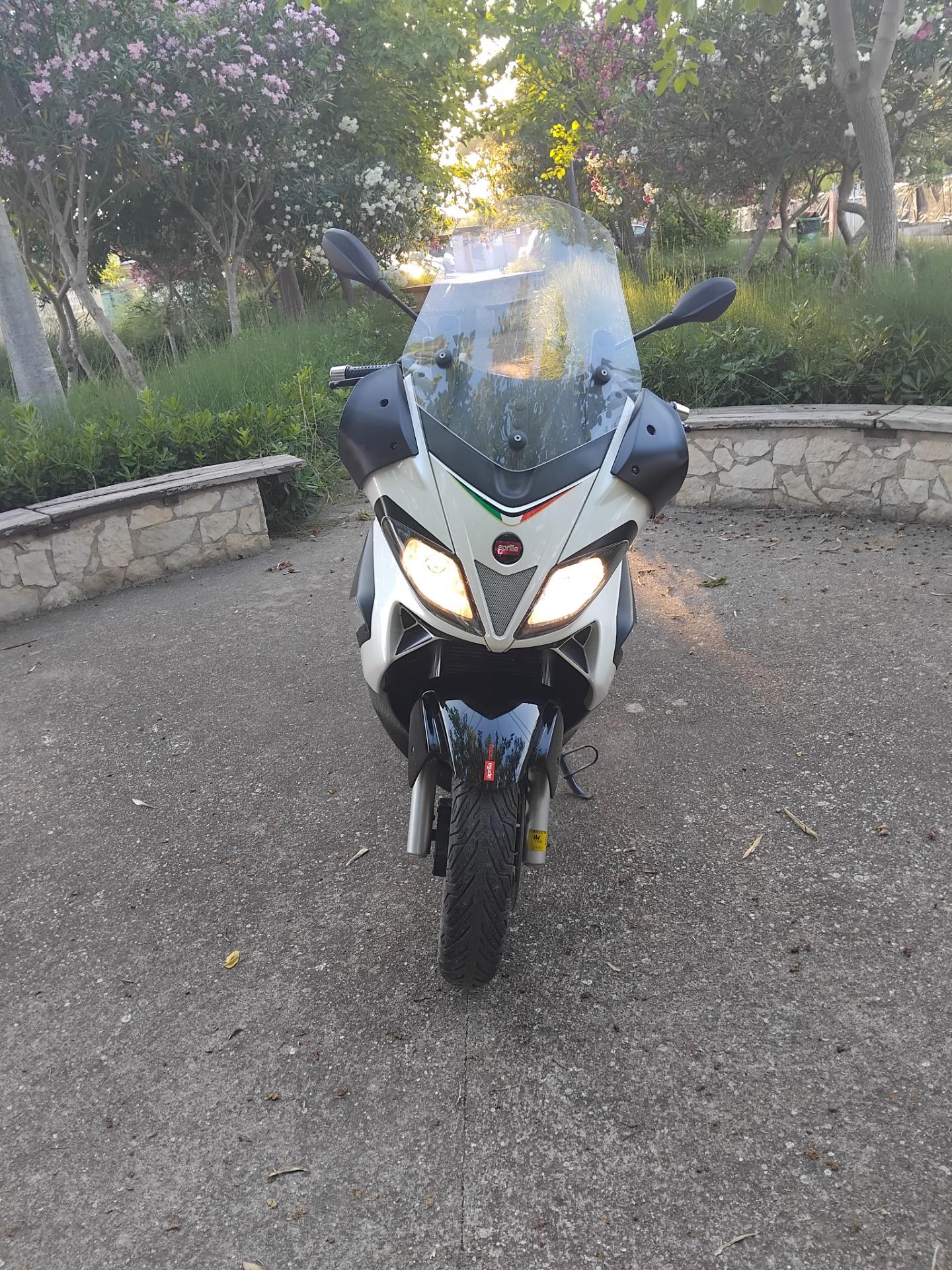 Foto de Scooter APRILIA SR MAX 300