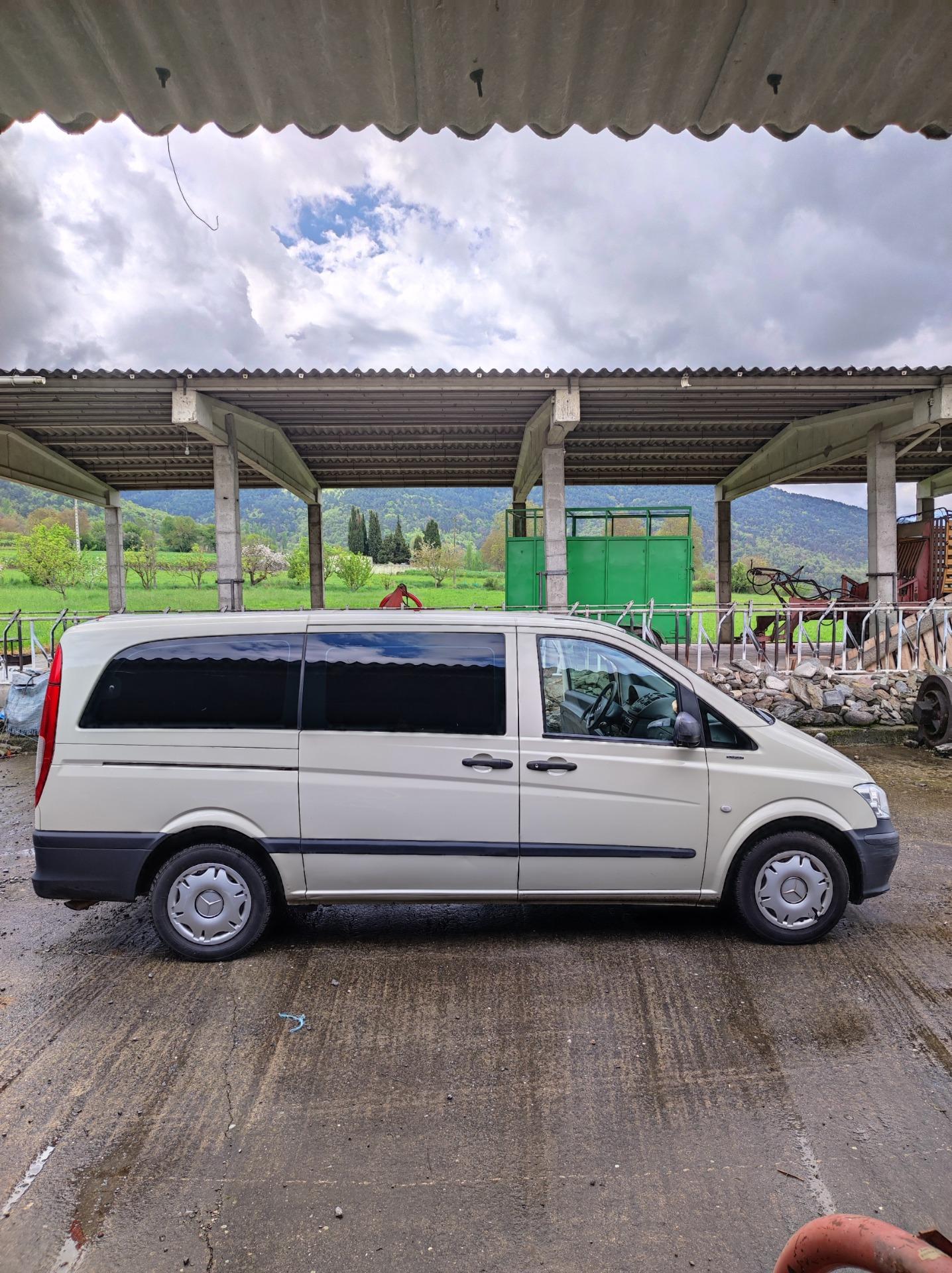 Foto 3 de Mercedes Vito por royal enfield Himalayan