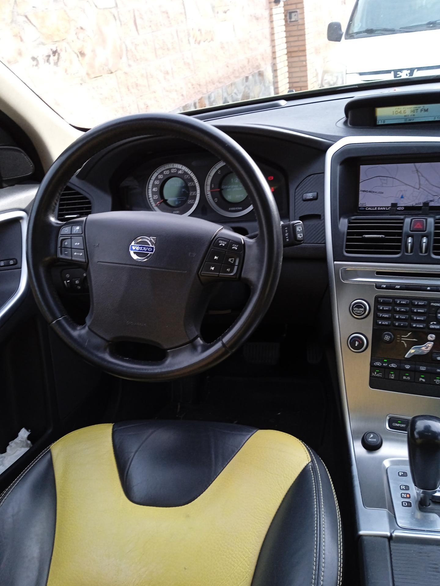 Foto 3 de Por volvo C30 D5 para venta escuchó ofertas 