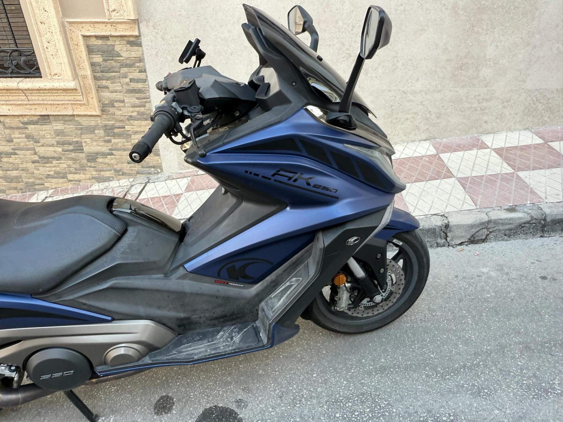Foto 2 de Kymco ak 550