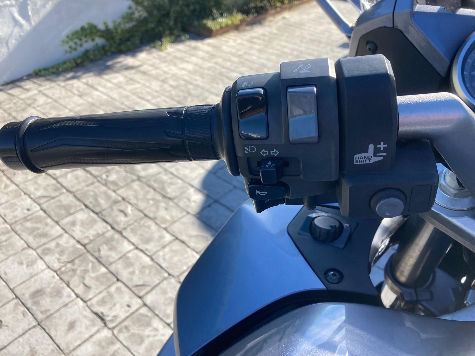 Foto 3 de Yamaha FJR 1300 AS, del 2007, con embrague automático y en perfectas condiciones.