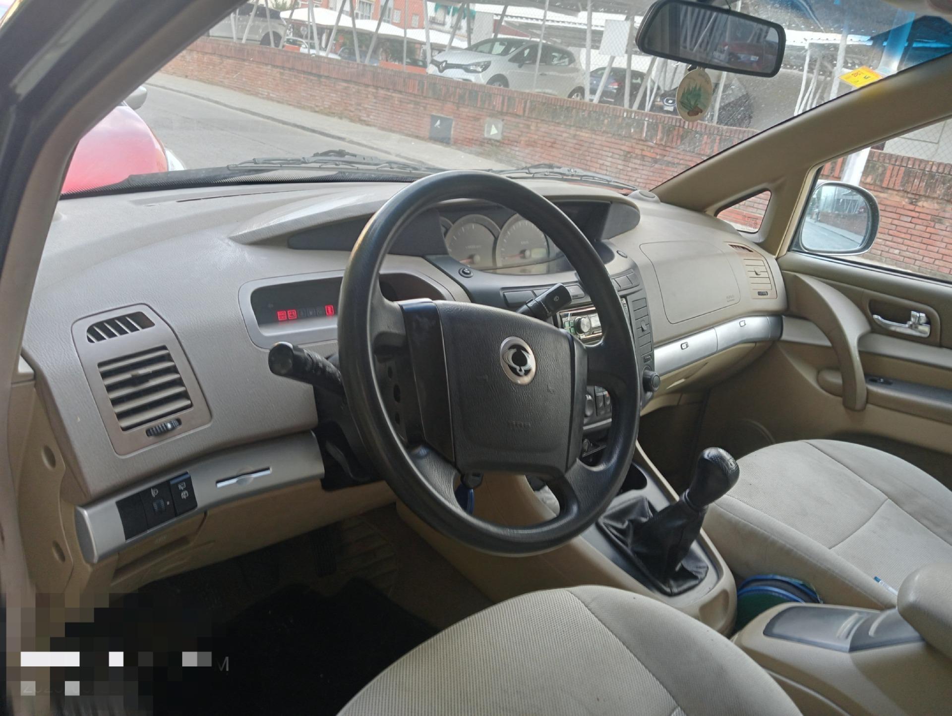 Foto 8 de SsangYong rodius