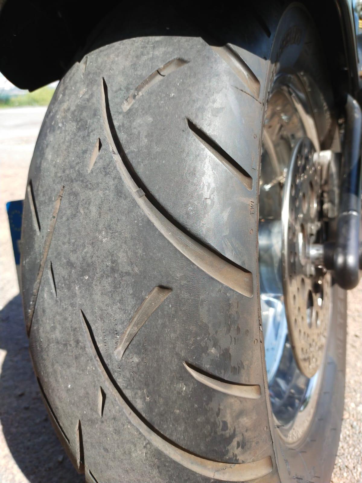Foto 8 de Vendo/cambio Harley Davidson modelo fat boy por algo que me interese debido a una enfermedad.