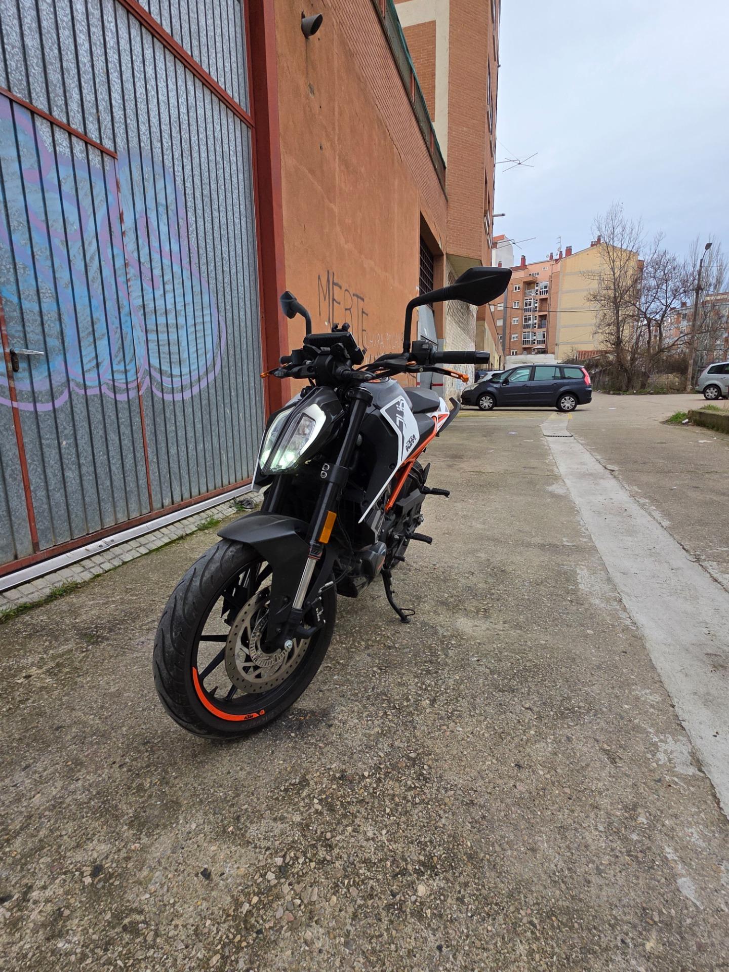 Foto 5 de Opel Astra h gtc y Ktm Duke 125