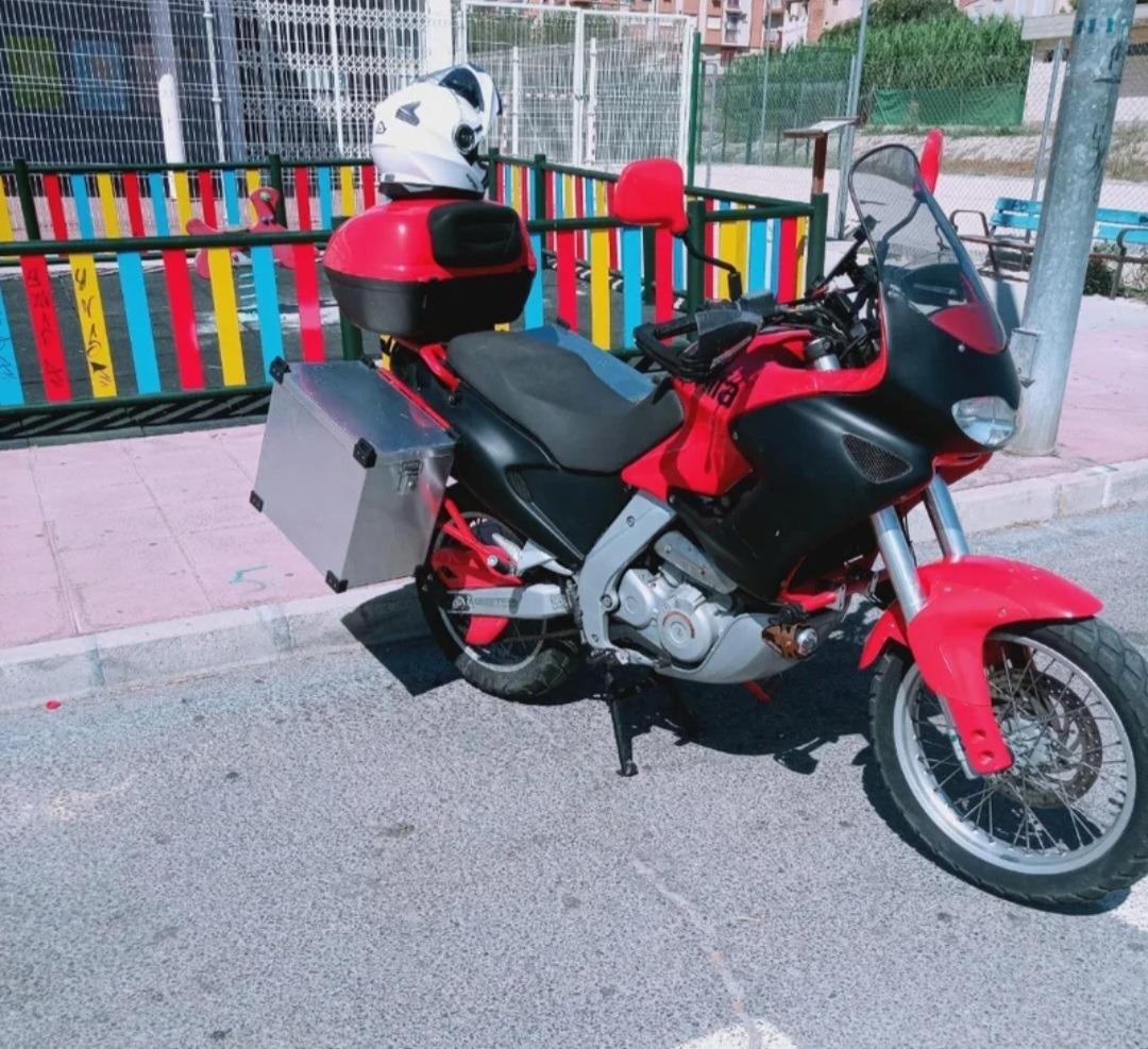 Foto 3 de Moto aprilia pegasus 650
