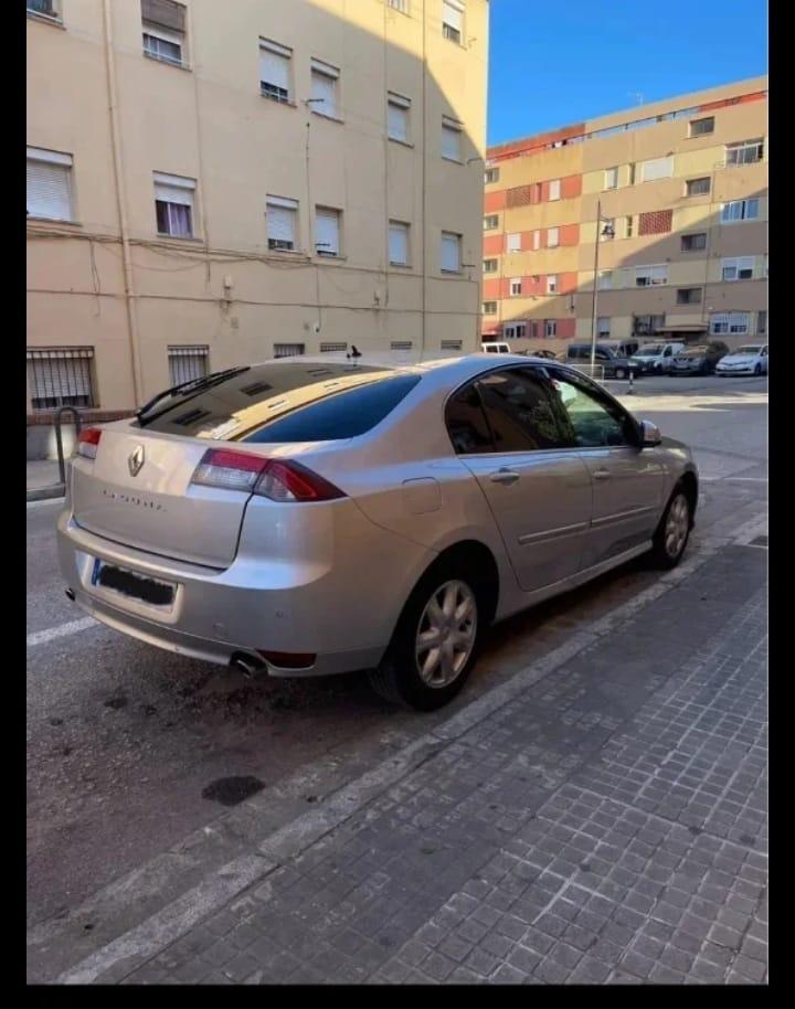 Foto 2 de Por coche más grande 