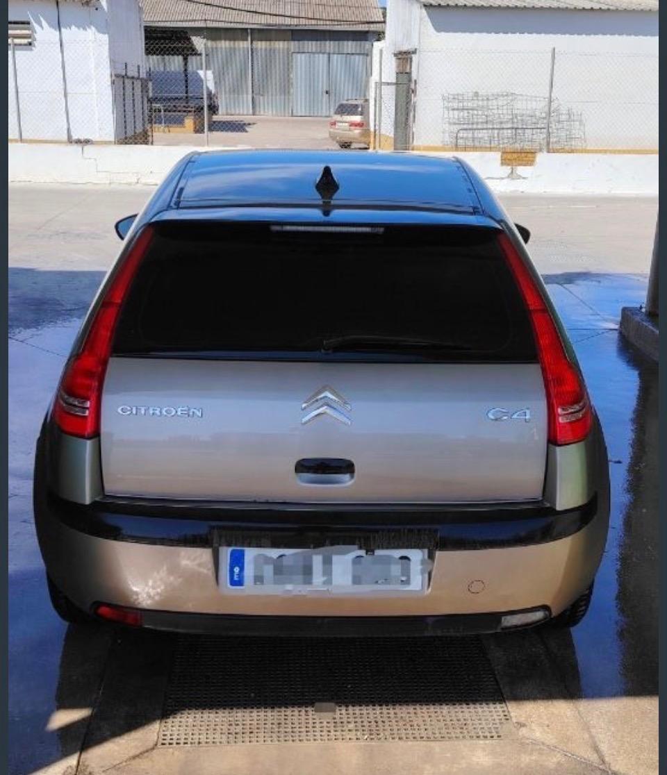Foto 2 de Citroen c4 año 2010
