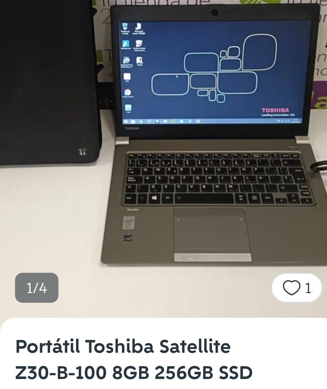 Foto de Portátil Toshiba con funda 