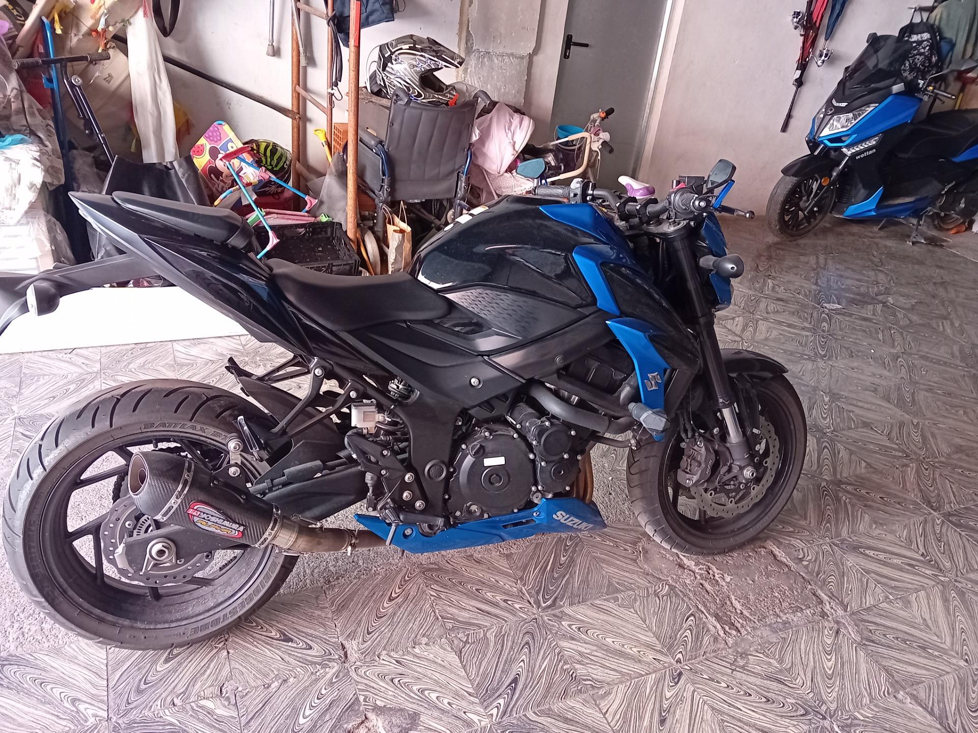 Foto 2 de Suzuki750sgsr