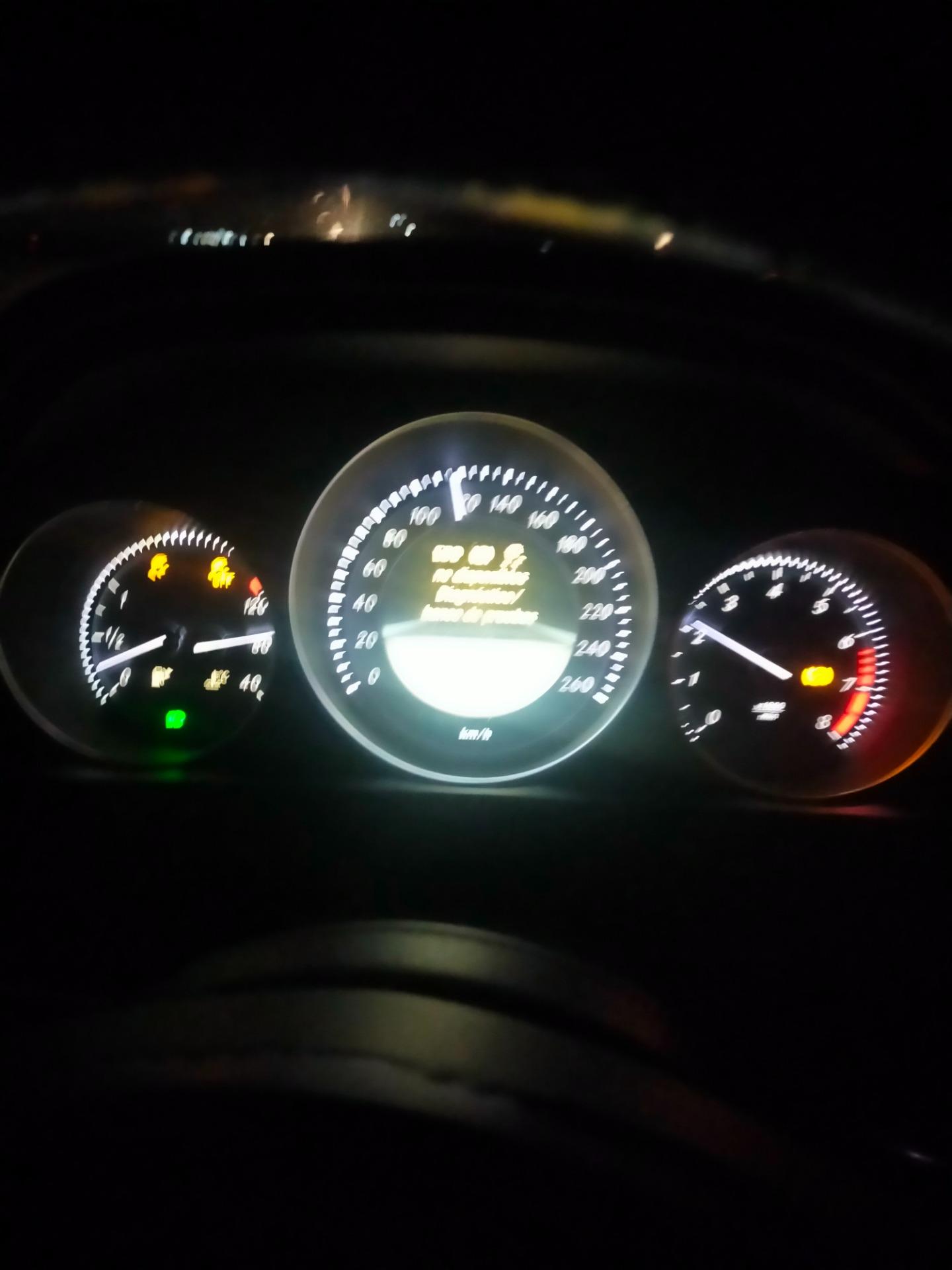 Foto 5 de Cambio mercedes matrícula de rusia por furgoneta mediana de valor aprox 7000€ 