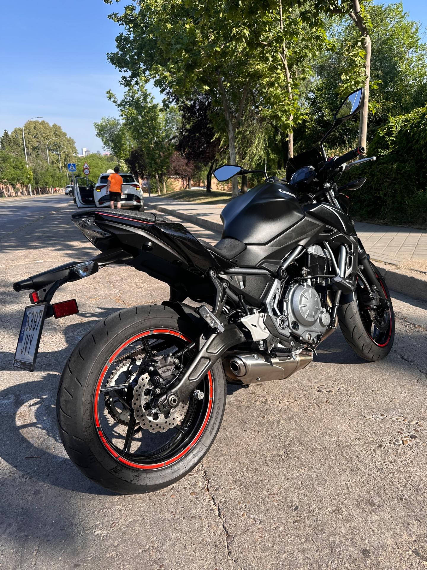 Foto 9 de Kawasaki z650 2017 23.500 muy cuidada