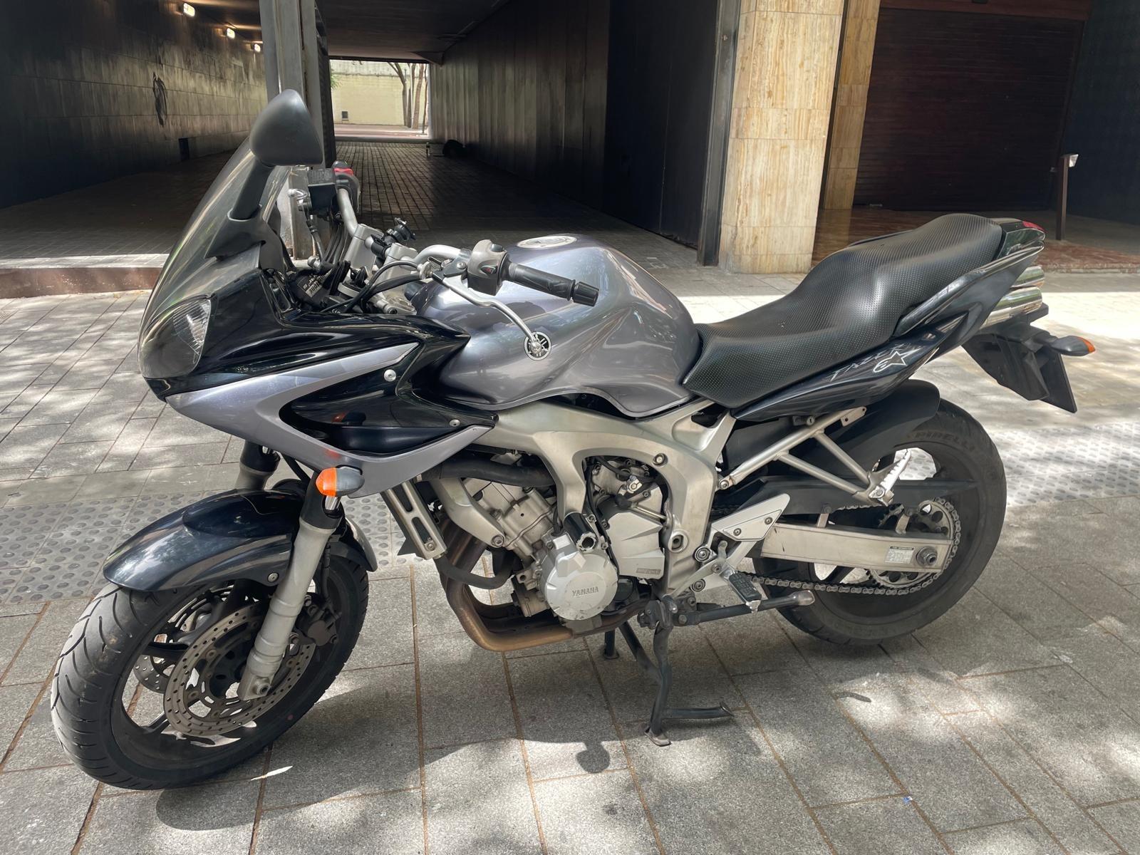 Foto 1 de Yamaha Fazer 600s 
