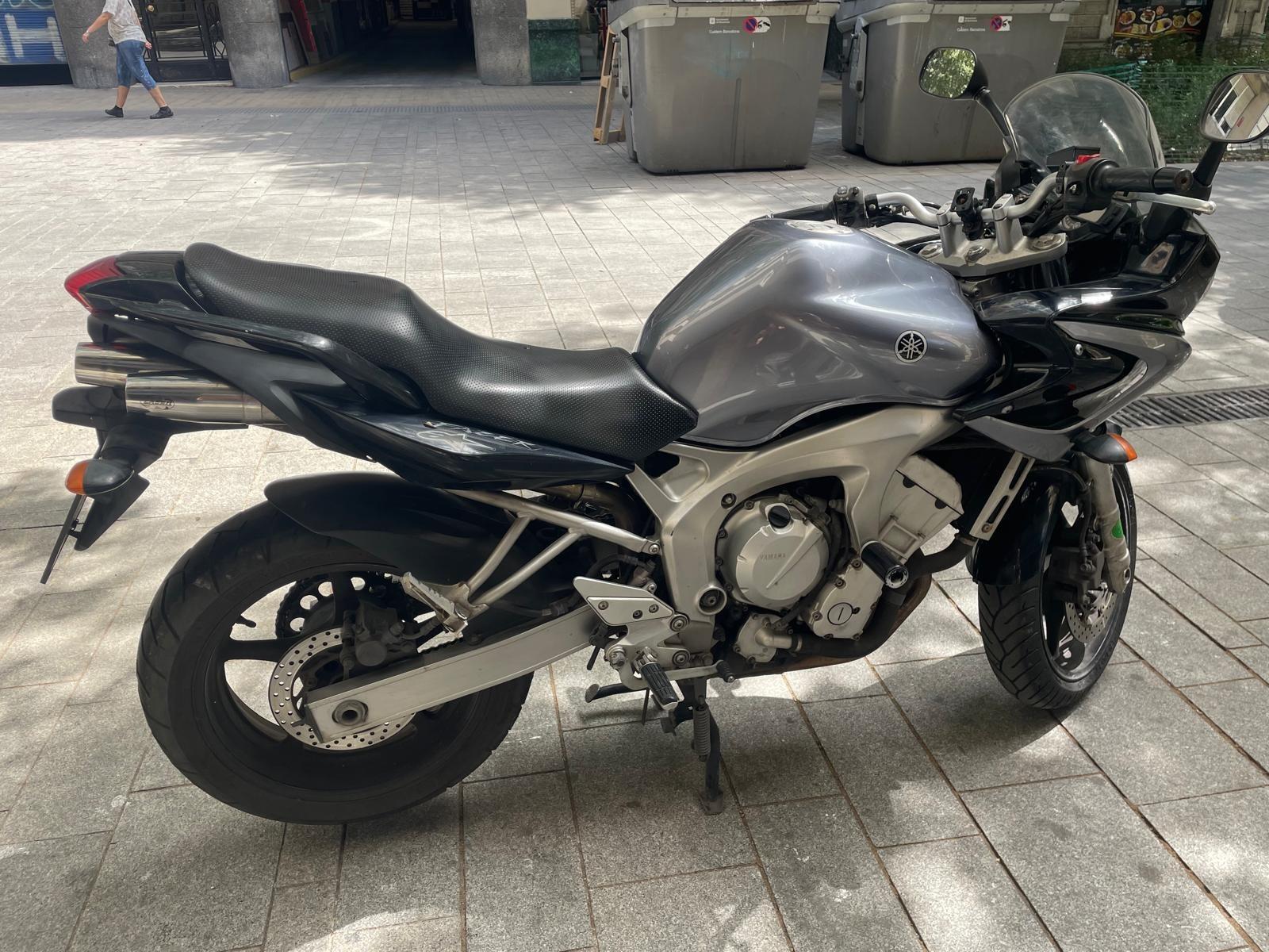 Foto 2 de Yamaha Fazer 600s 