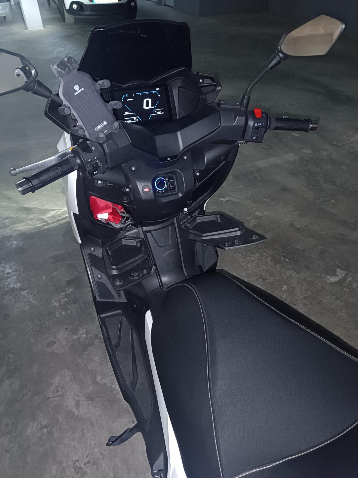 Mitt 125 gts – trueque en Alicante (foto 4)