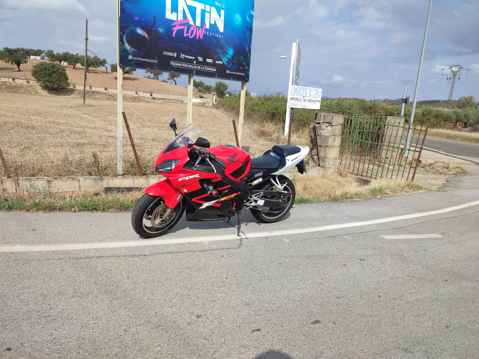 Foto 2 de Moto carretera Honda Cbr 600F4i