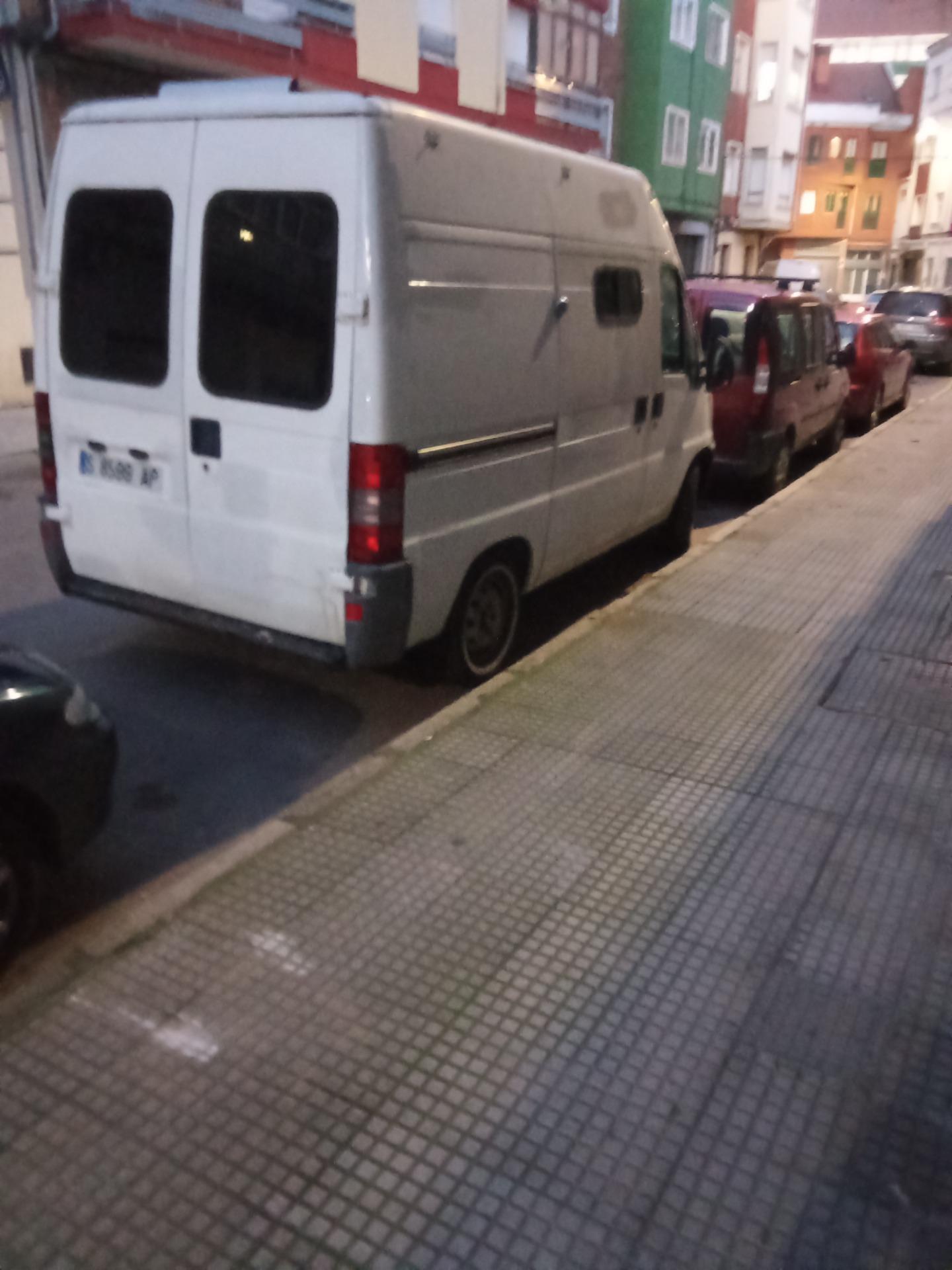 Foto de Cambio x coche diesel más dinero ,la furgoneta está en venta en 9000e 