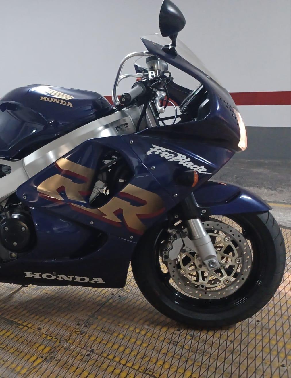 Foto 3 de Honda cbr 900 rr fireblade