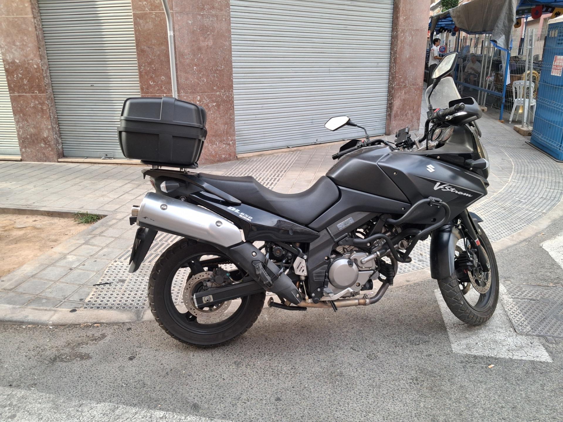 Foto 2 de Cambio suzuki v strom del 2007  por scooter  minimo de 400 cc