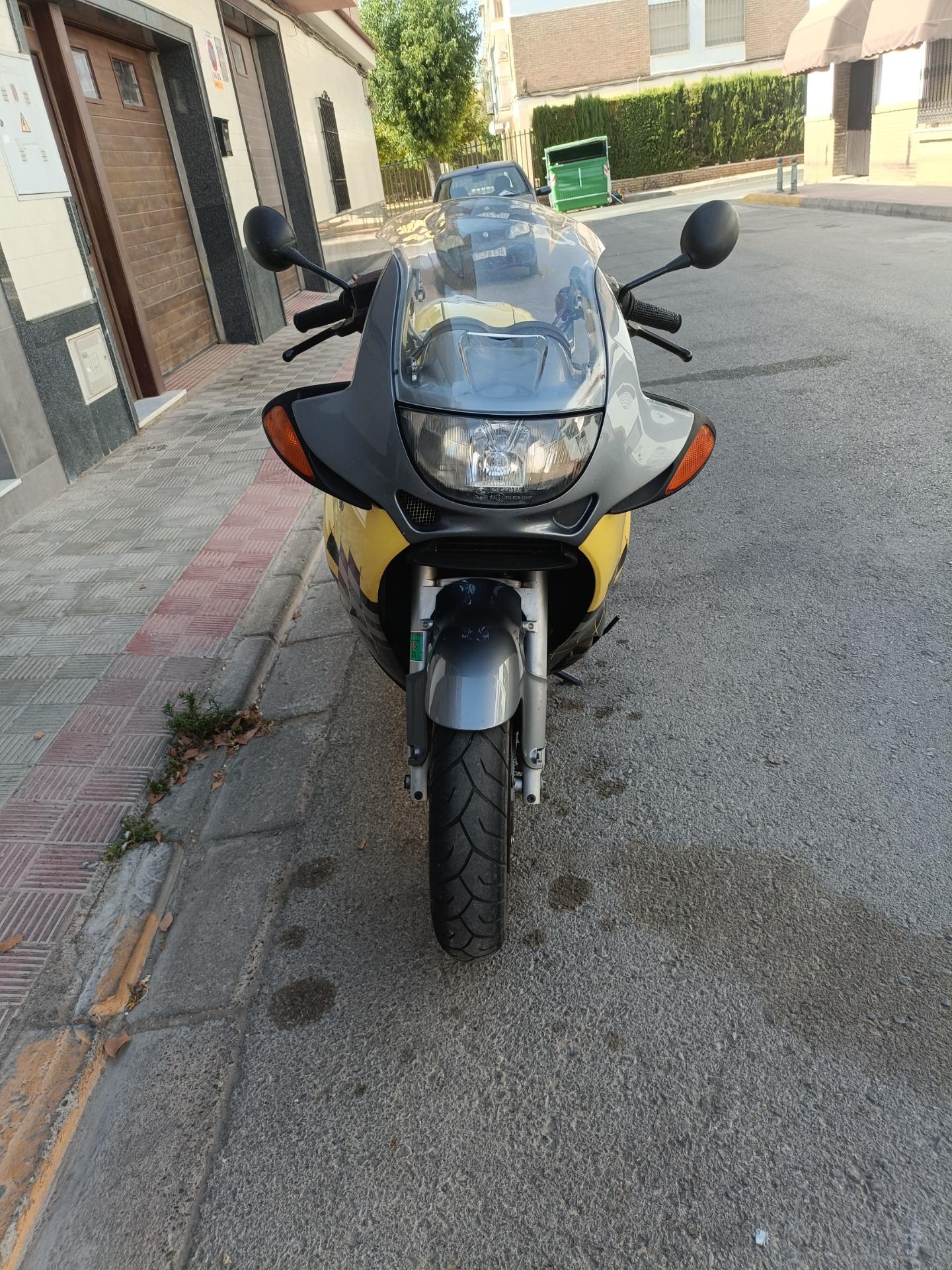 Foto 4 de Cambio BMW k1200 r s por furgoneta 