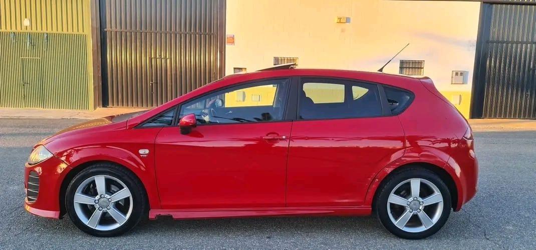 Foto de Seat leon mk2 con techo sola espejos recojibles pantalla android con car buss
