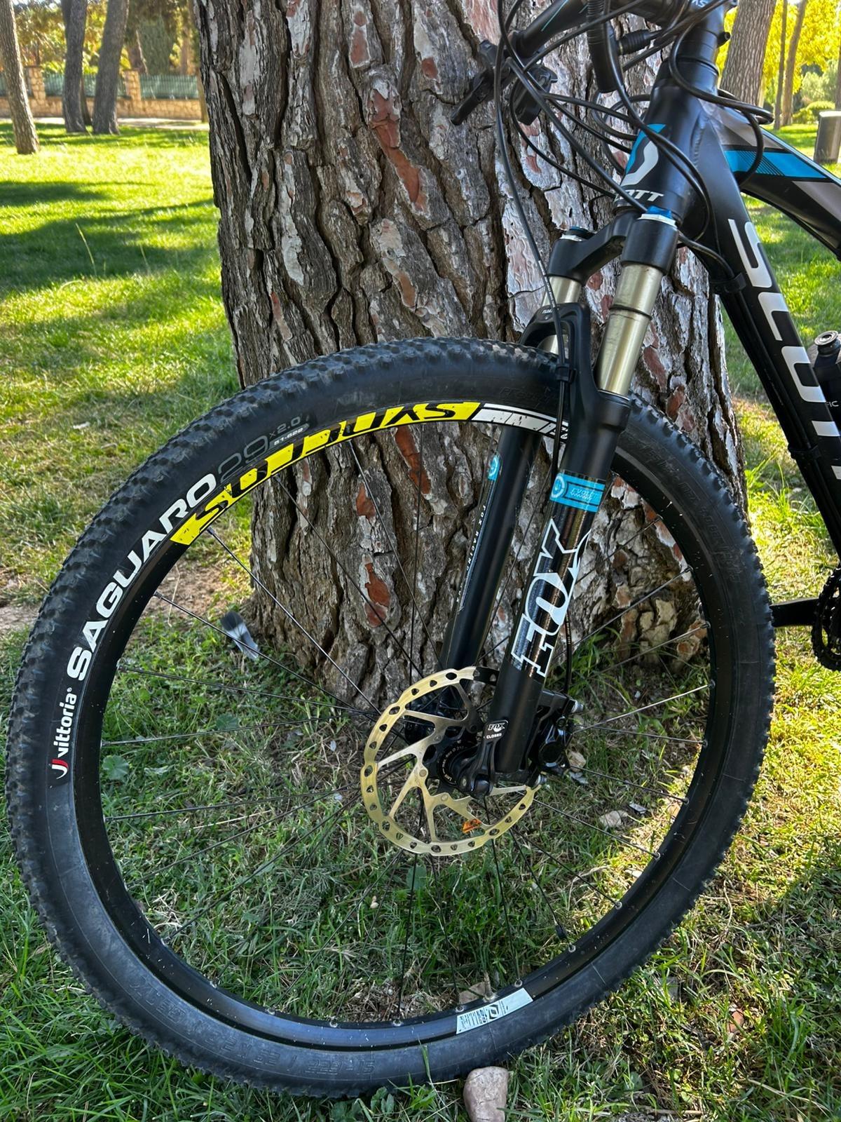 Foto 5 de Bici montaña doble suspension scott spark