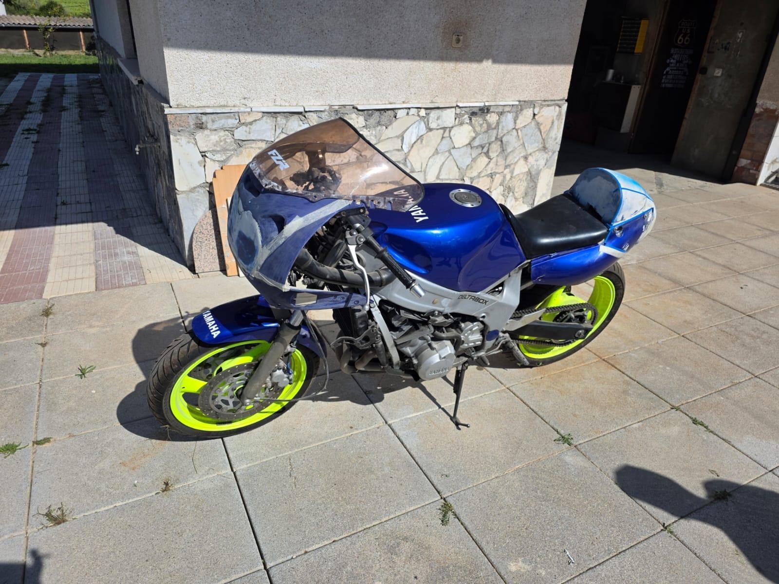 Foto 2 de Dos motos de circuito por moto de montaña