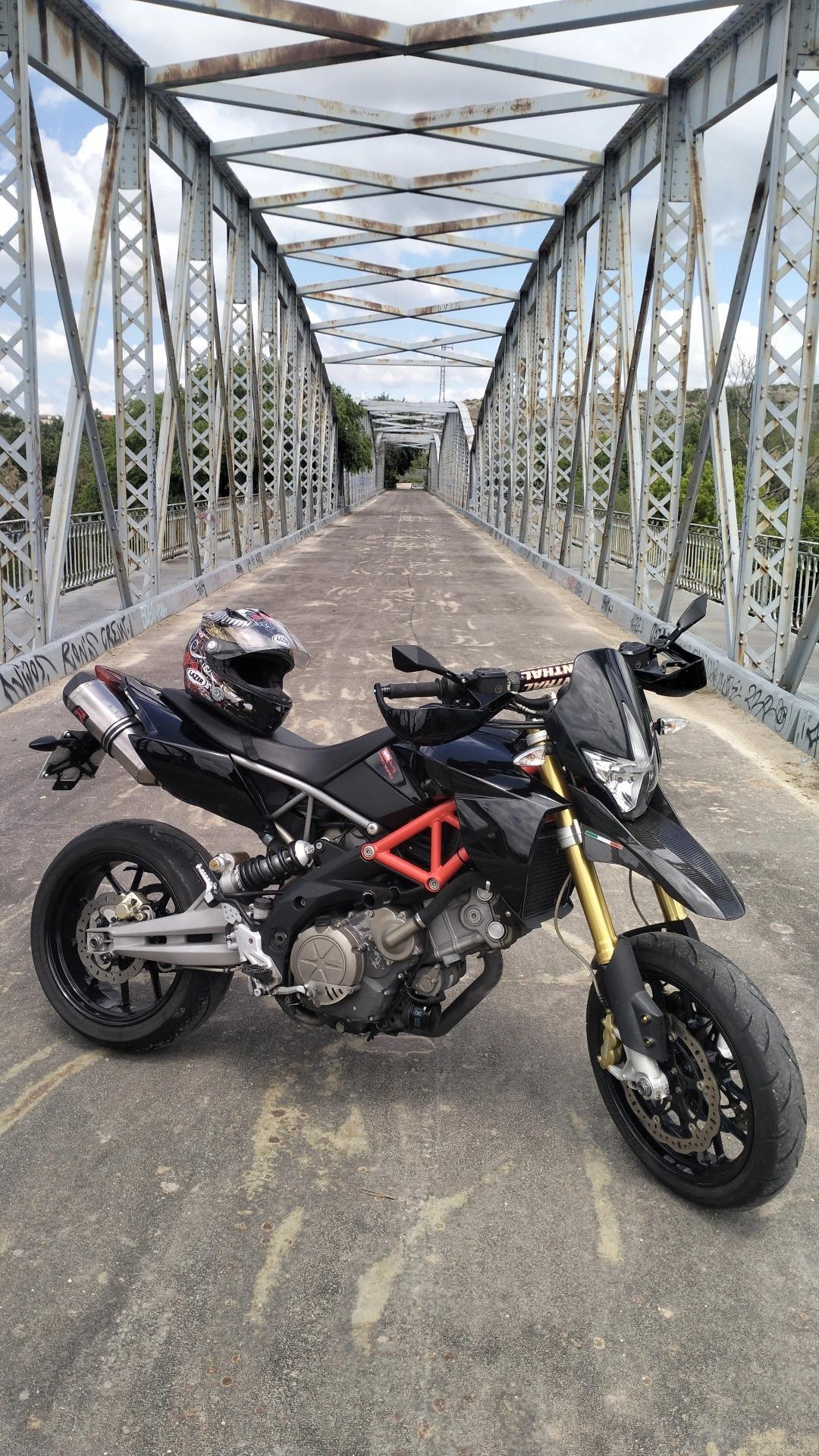 Foto de Aprilia SMV 750 Dorsoduro Supermotard