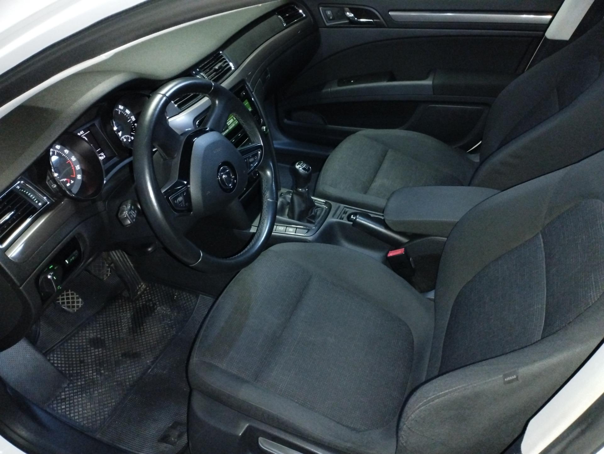 Foto 5 de Cambio Skoda SUPERB COMBI 